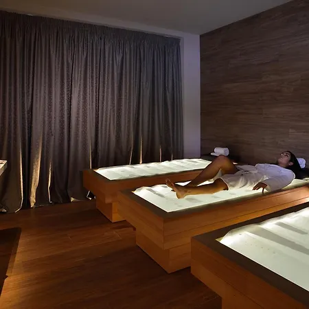Hotel Embassy & 3*