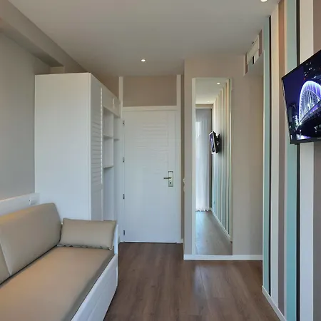 Embassy & Hotel 3*