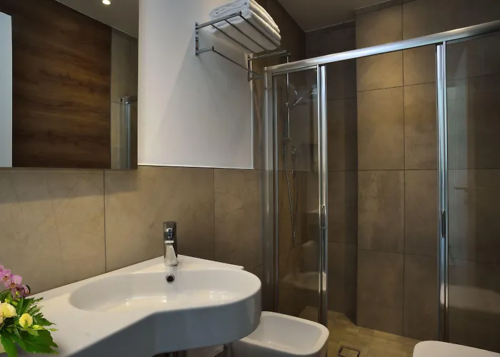 Embassy & Hotell Cattolica