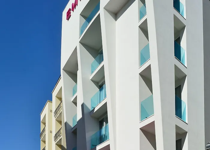 Embassy & Hotell Cattolica