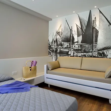 ホテル Embassy & 3*