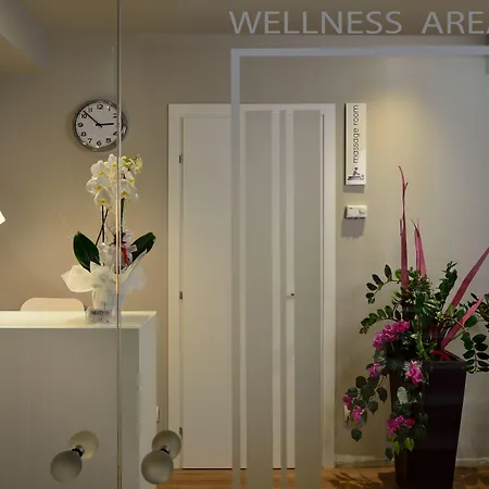 Embassy & カットーリカ