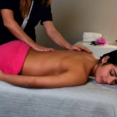 Embassy & Ξενοδοχείο Κατόλικα