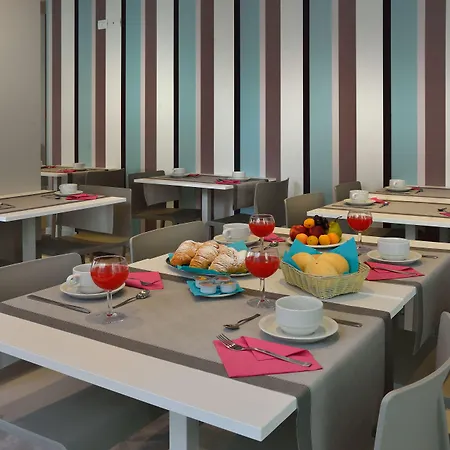 Embassy & Ξενοδοχείο Κατόλικα