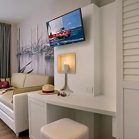 Hotel Embassy & 3*