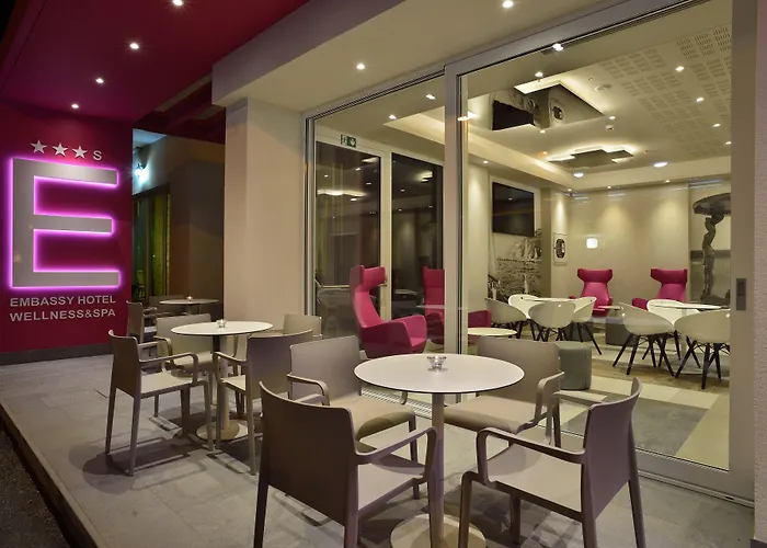 Embassy & 3*